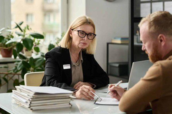 Pourquoi ne pas collaborer avec une agence de communication RH dédiée à votre entreprise ?